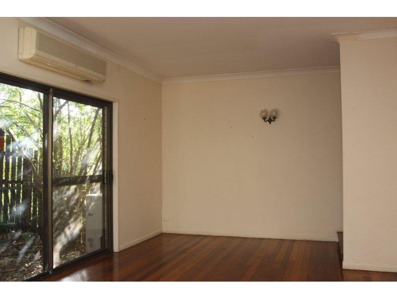2 Nankin Street, Fig Tree Pocket QLD 4069