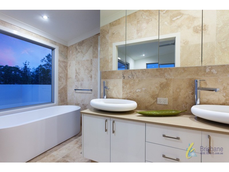 76 Crosby Road, Albion QLD 4010