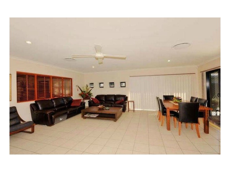 35 Brookeside Crescent, Seventeen Mile Rocks QLD 4073