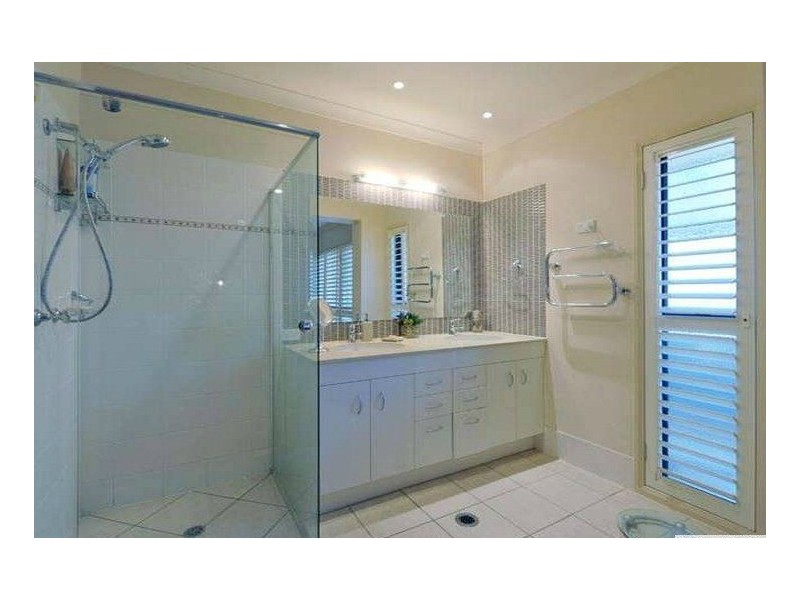 35 Brookeside Crescent, Seventeen Mile Rocks QLD 4073