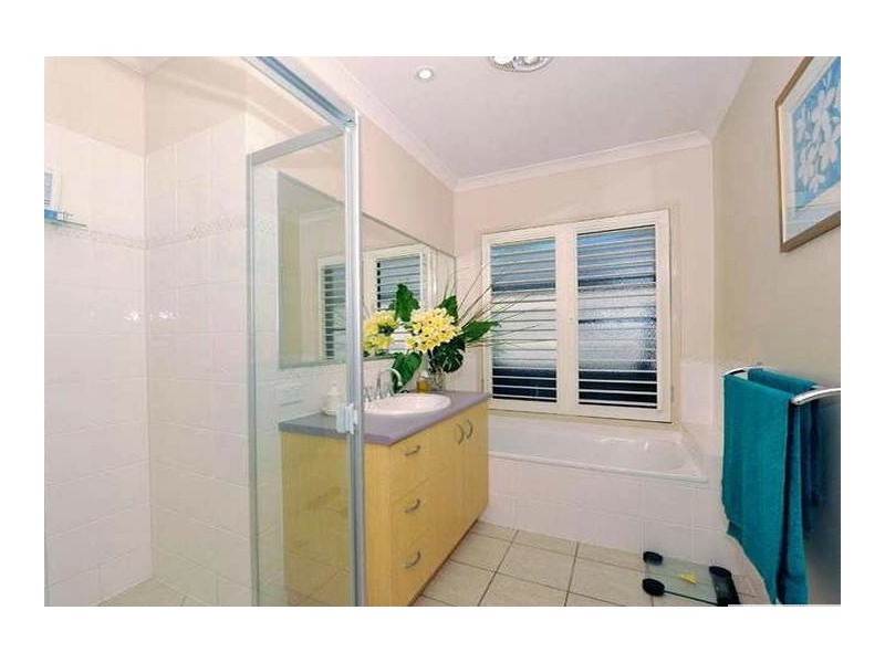 35 Brookeside Crescent, Seventeen Mile Rocks QLD 4073