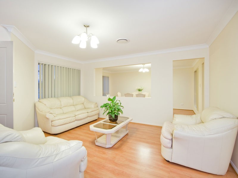 37 Margaret Court, Kenmore QLD 4069