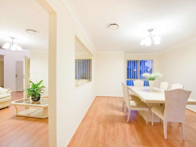 37 Margaret Court, Kenmore QLD 4069