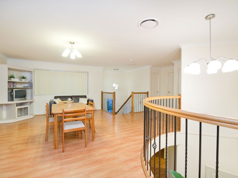 37 Margaret Court, Kenmore QLD 4069