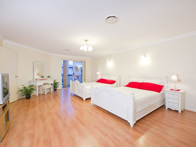 37 Margaret Court, Kenmore QLD 4069