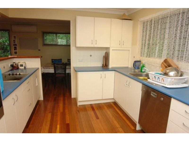 16 Warrawong Street, Chapel Hill QLD 4069