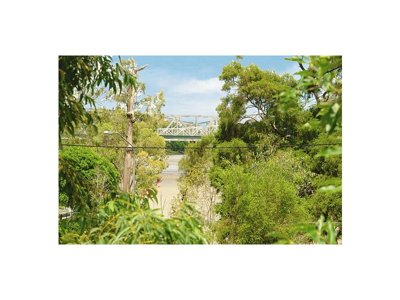 27  Radnor st, Indooroopilly QLD 4068