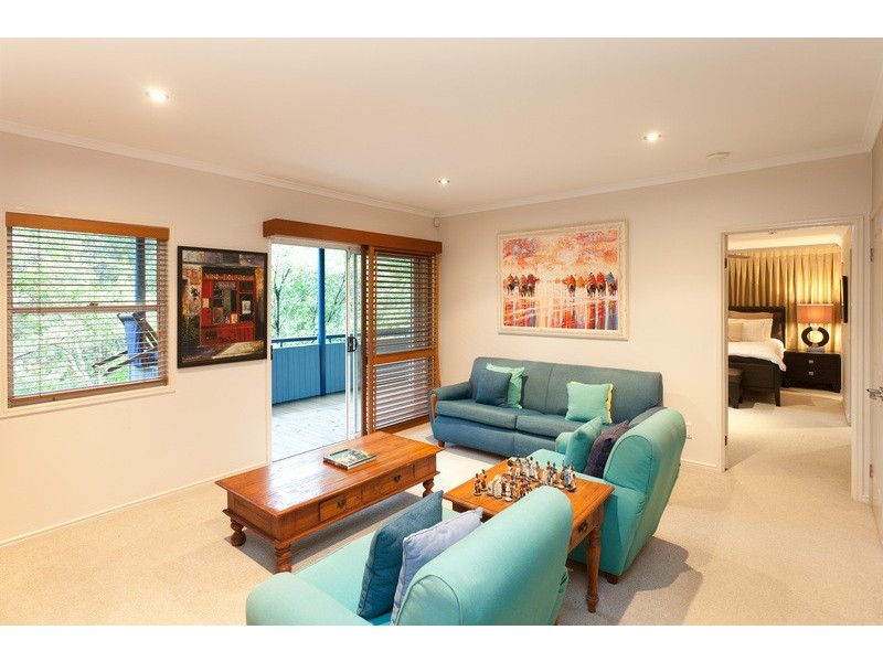 27  Radnor st, Indooroopilly QLD 4068