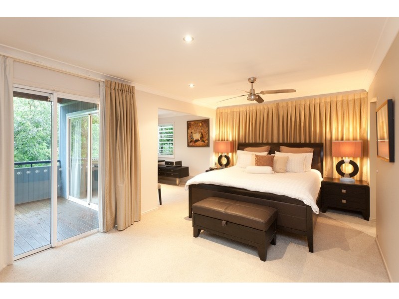 27  Radnor st, Indooroopilly QLD 4068