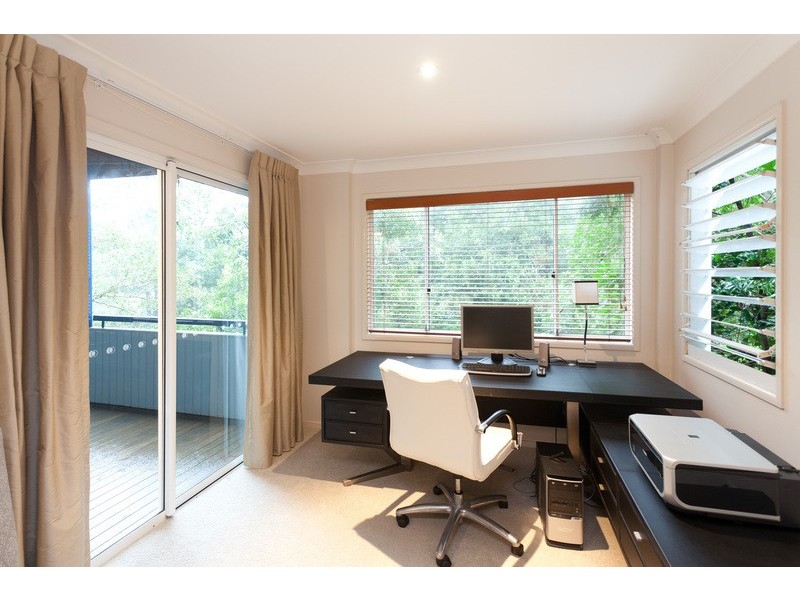 27  Radnor st, Indooroopilly QLD 4068