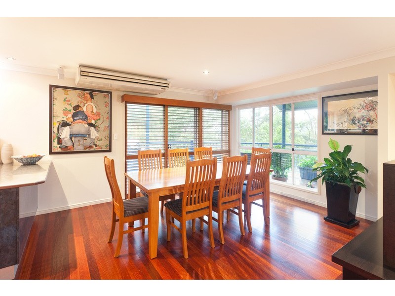 27  Radnor st, Indooroopilly QLD 4068