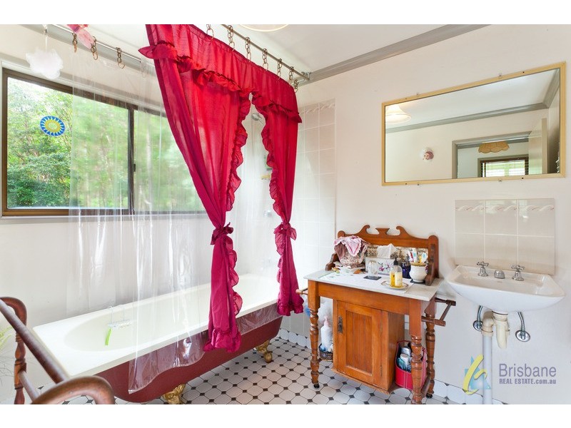 579 Upper Brookfield Rd, Upper Brookfield QLD 4069