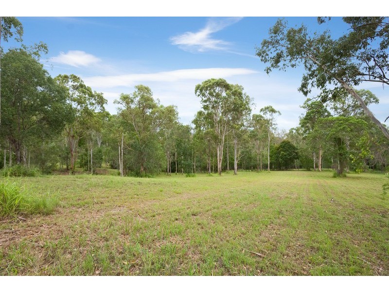 17 Country Place, Brookfield QLD 4069