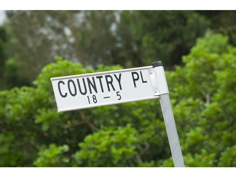 17 Country Place, Brookfield QLD 4069
