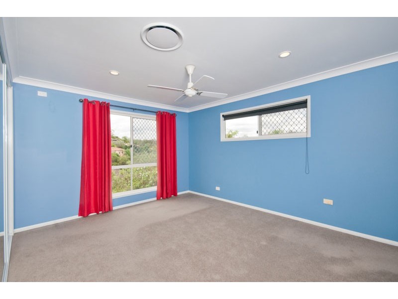 4 Summerfield Place, Kenmore QLD 4069