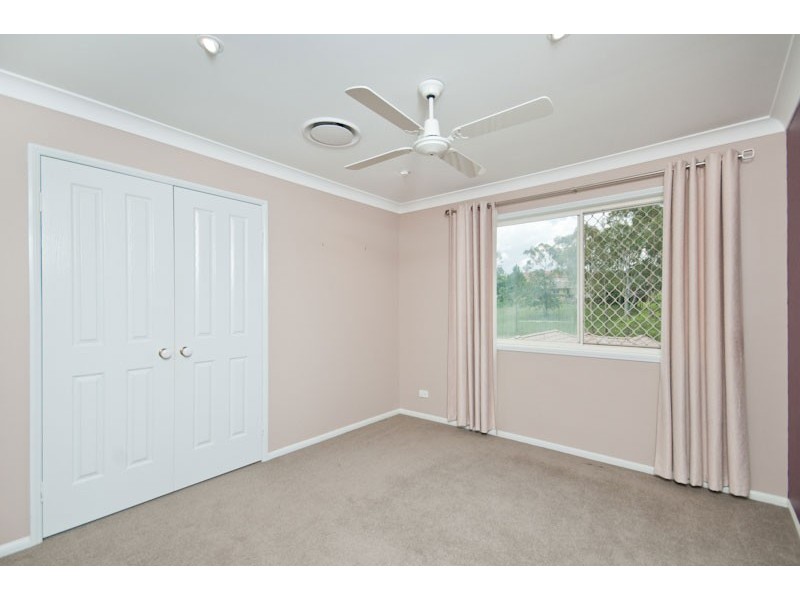 4 Summerfield Place, Kenmore QLD 4069