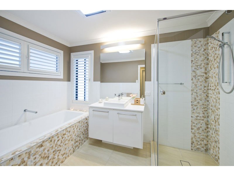 5 River Park Place, Fig Tree Pocket QLD 4069