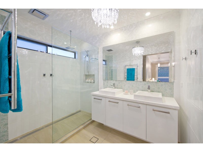 5 River Park Place, Fig Tree Pocket QLD 4069