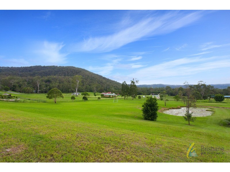 35 Nullamanna Road, Camp Mountain QLD 4520