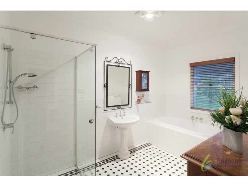 35 Nullamanna Road, Camp Mountain QLD 4520