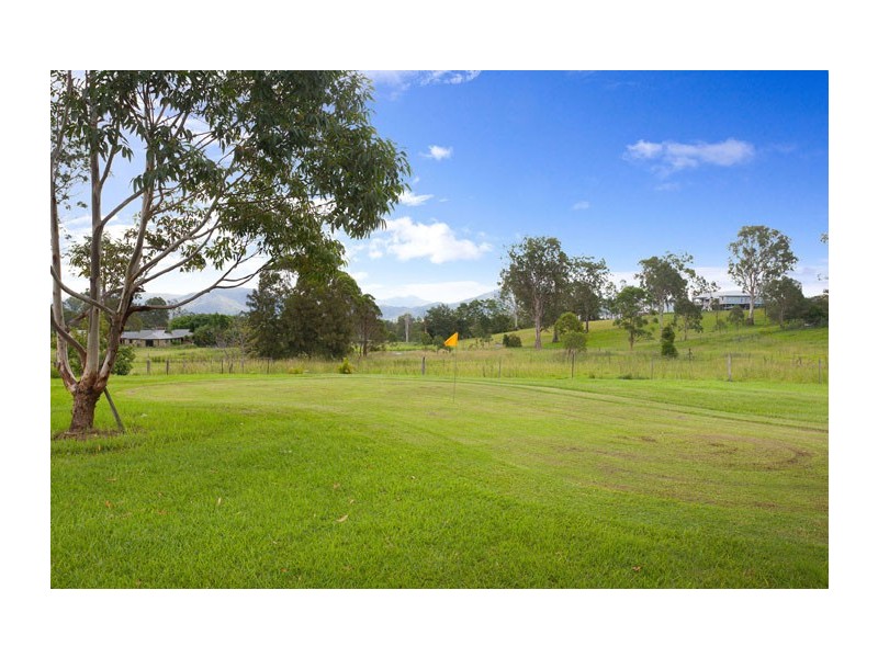 35 Nullamanna Road, Camp Mountain QLD 4520