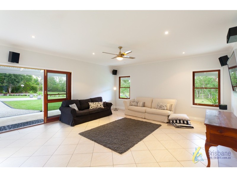 35 Nullamanna Road, Camp Mountain QLD 4520