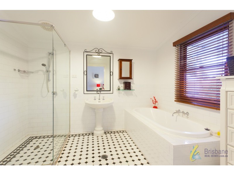 35 Nullamanna Road, Camp Mountain QLD 4520