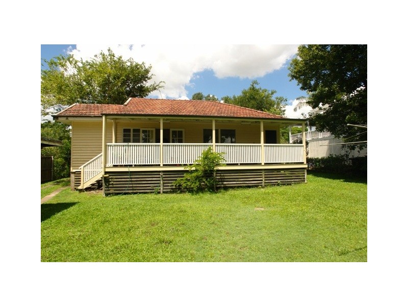 15 Kew Rd, Graceville QLD 4075