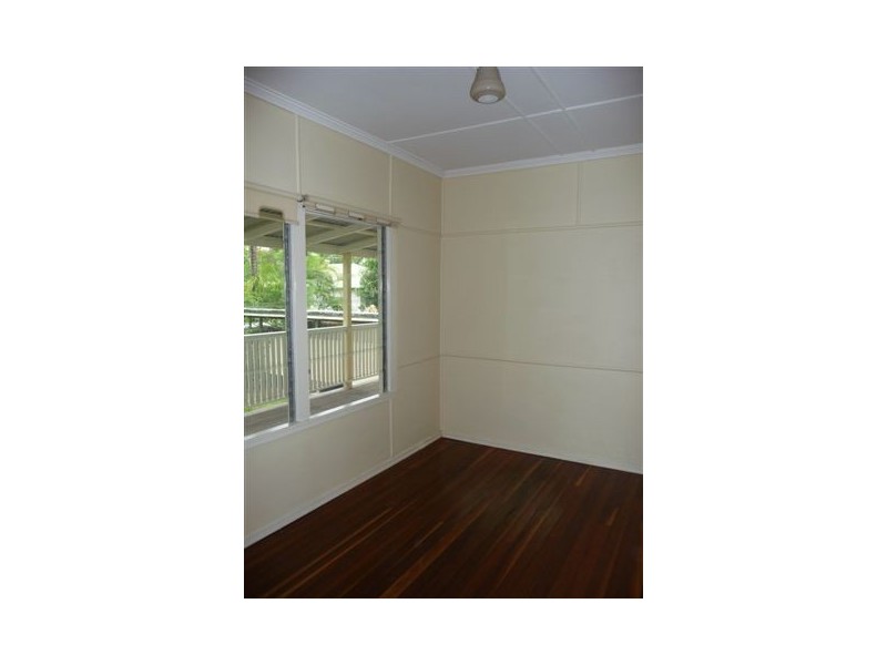 15 Kew Rd, Graceville QLD 4075