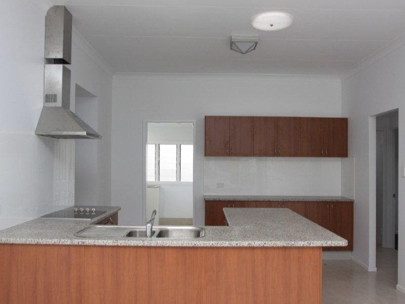 2/141 Witton Road, Indooroopilly QLD 4068