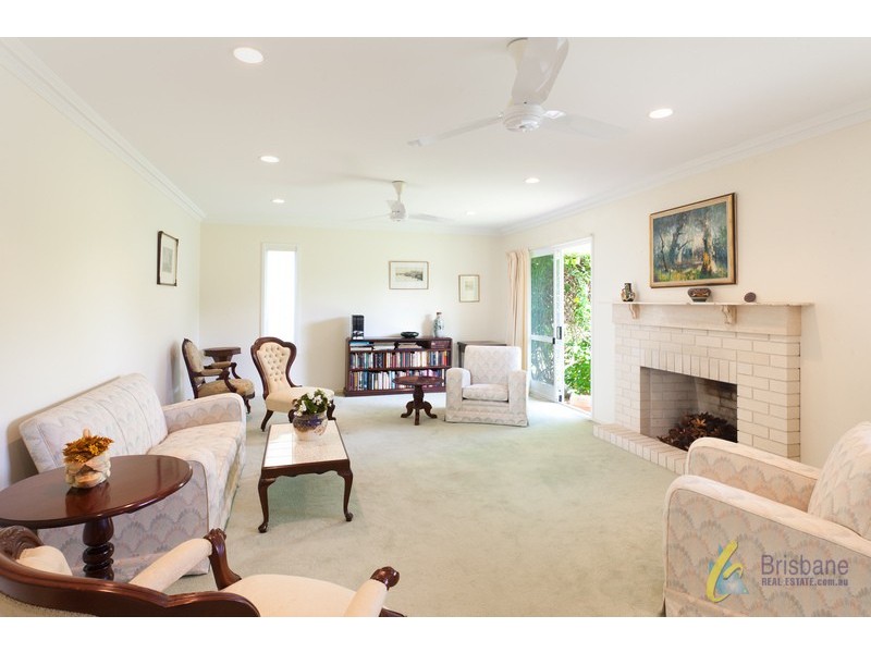 26 Gem Road, Kenmore QLD 4069