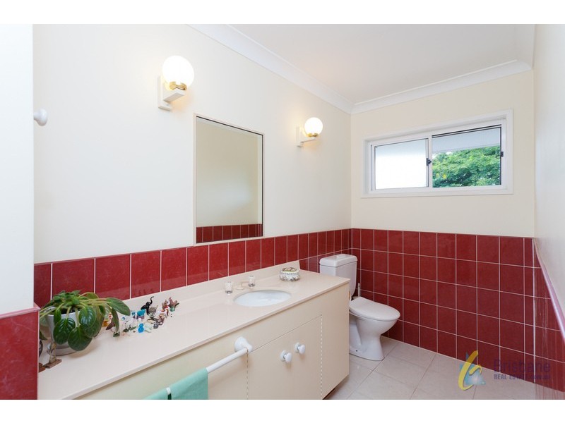 26 Gem Road, Kenmore QLD 4069