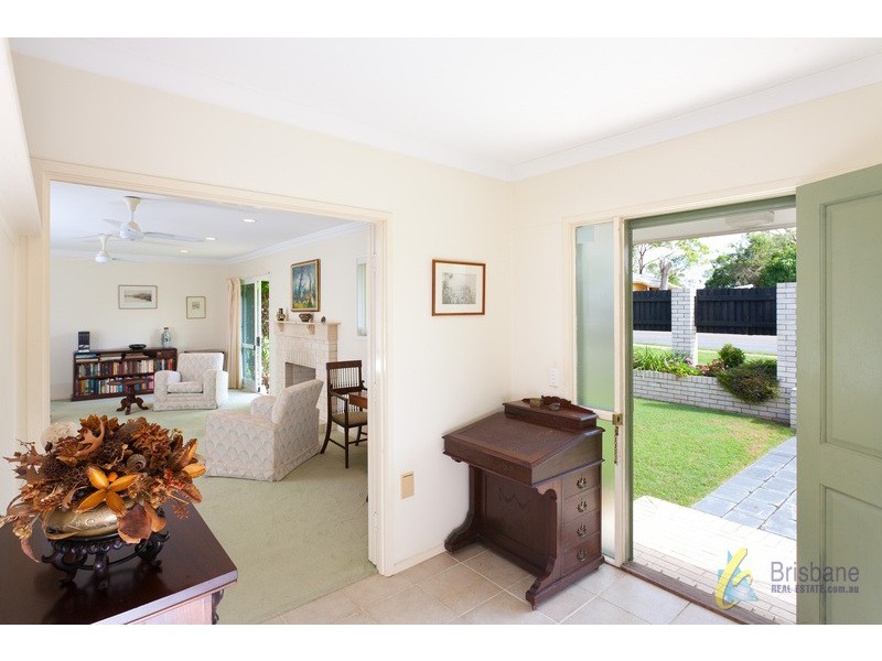 26 Gem Road, Kenmore QLD 4069