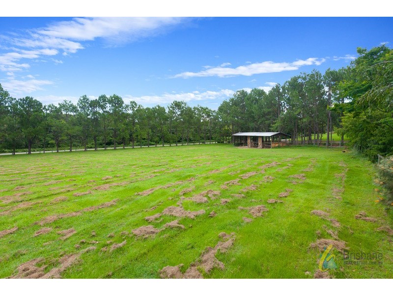 23 Gold Creek Road, Brookfield QLD 4069