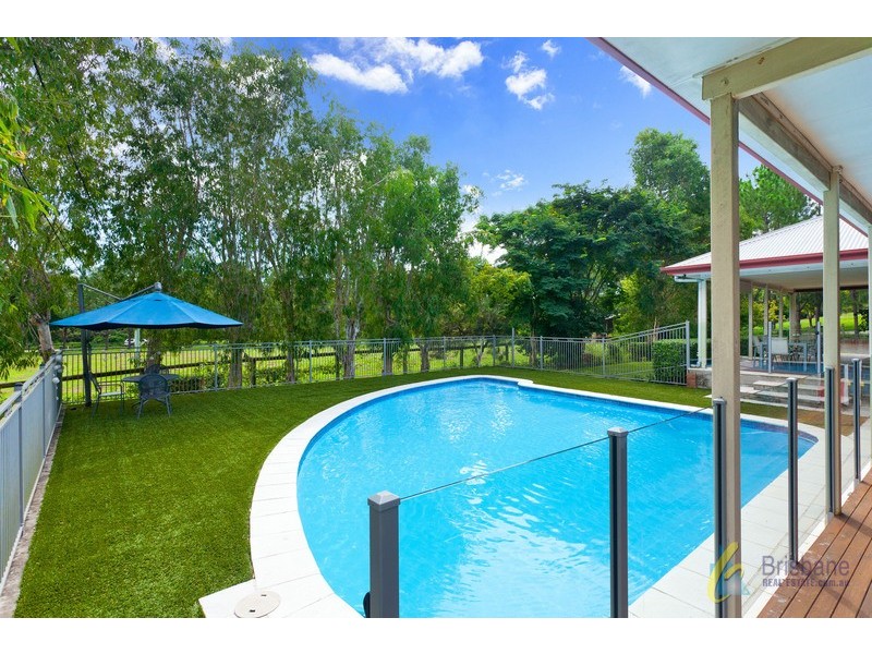 23 Gold Creek Road, Brookfield QLD 4069