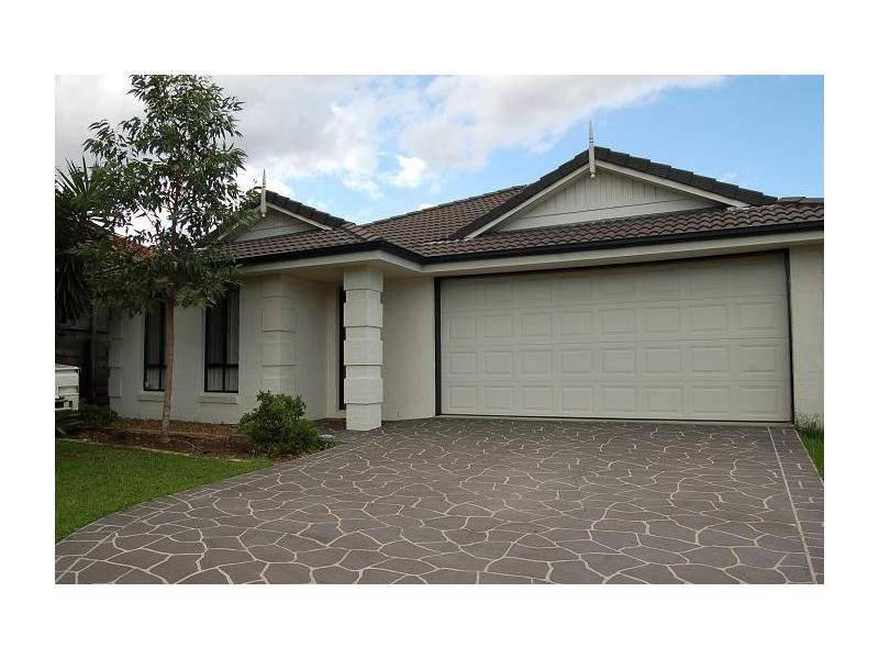 4 Piccadilly Place, Forest Lake QLD 4078
