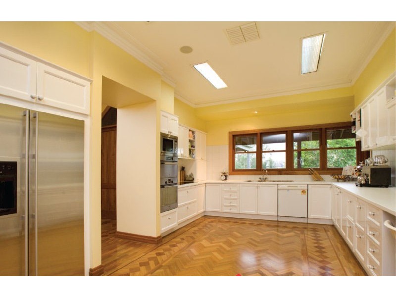 29 Leatherwood Place, Brookfield QLD 4069