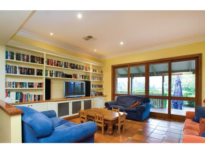 29 Leatherwood Place, Brookfield QLD 4069