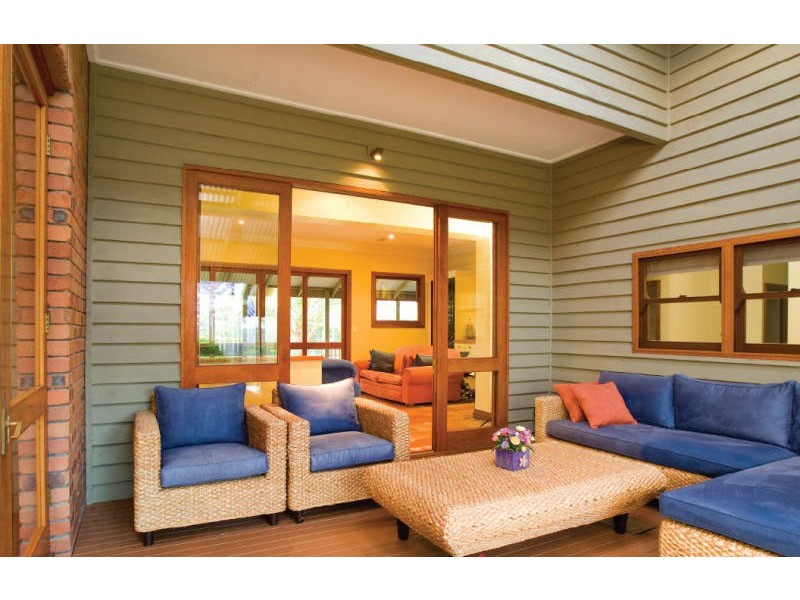 29 Leatherwood Place, Brookfield QLD 4069