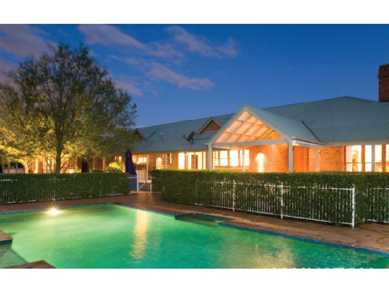 29 Leatherwood Place, Brookfield QLD 4069