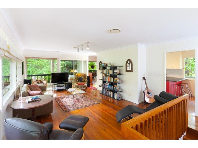 24  Bina Street, Chapel Hill QLD 4069