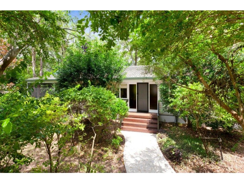 24  Bina Street, Chapel Hill QLD 4069