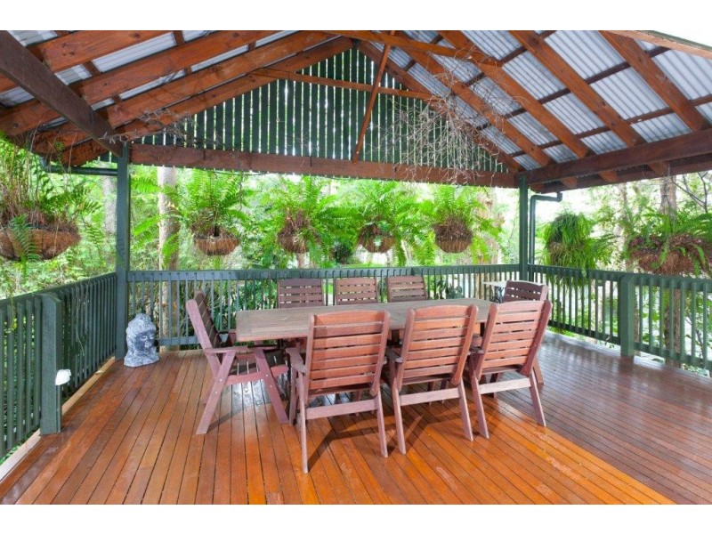 24  Bina Street, Chapel Hill QLD 4069