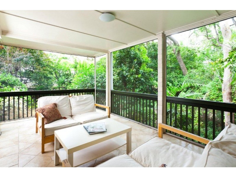 24  Bina Street, Chapel Hill QLD 4069