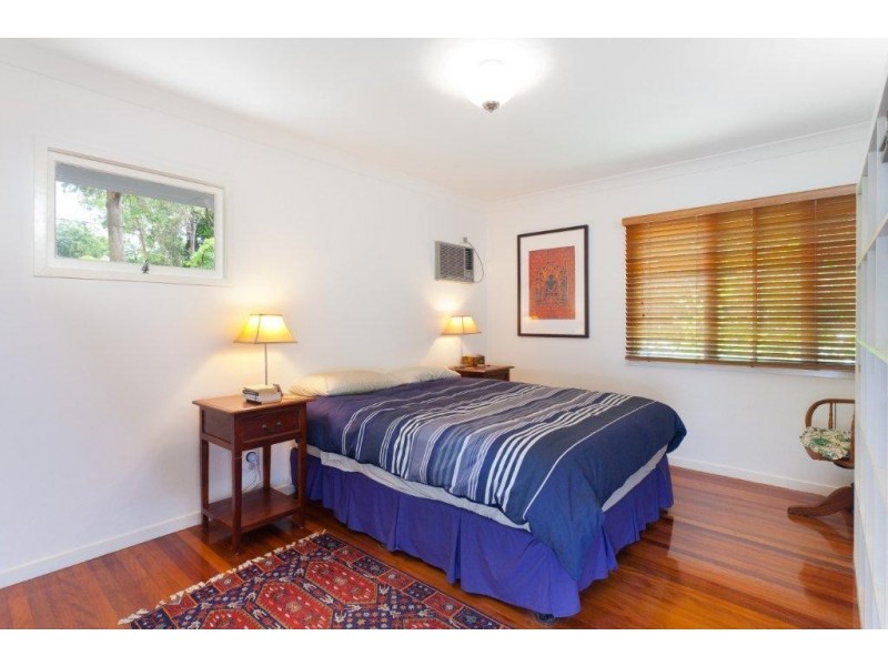 24  Bina Street, Chapel Hill QLD 4069