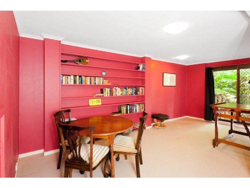 24  Bina Street, Chapel Hill QLD 4069