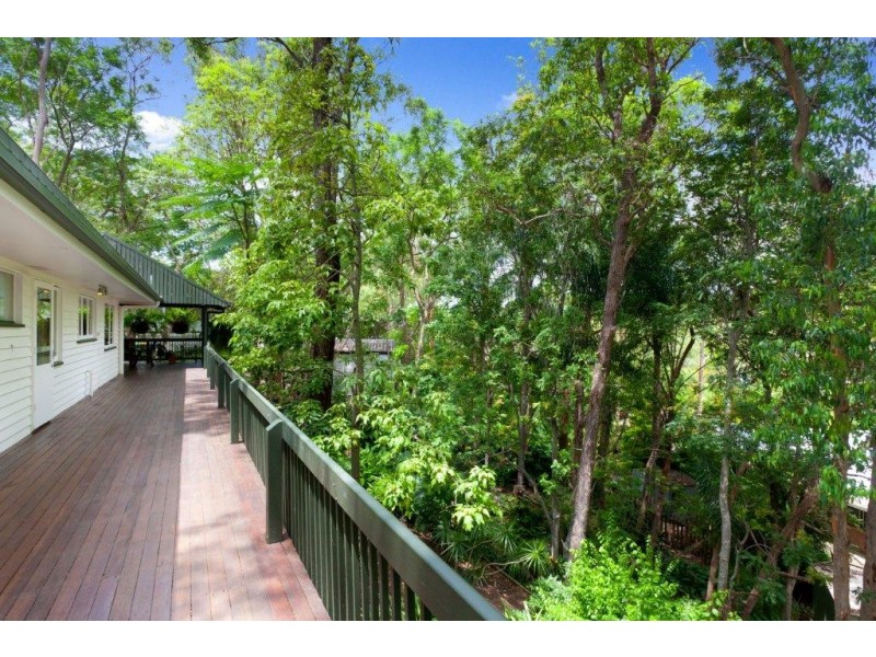 24  Bina Street, Chapel Hill QLD 4069