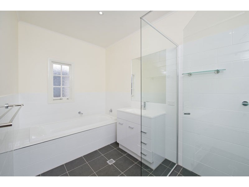 5 A River Park Place, Fig Tree Pocket QLD 4069