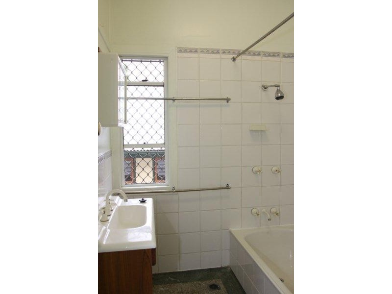 170  Taringa Pde, Indooroopilly QLD 4068