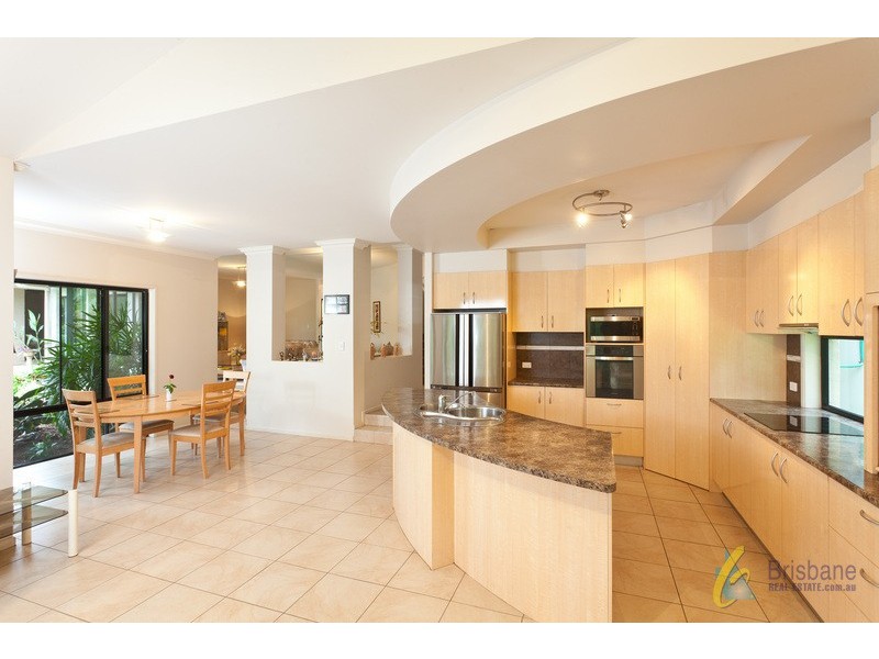9 Parkwood Place, Anstead QLD 4070
